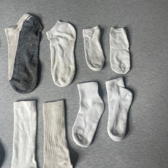 Hanes Women’s Athletic Performance Mismatched 11 Ankle & Crew Socks - Picture 6 of 6